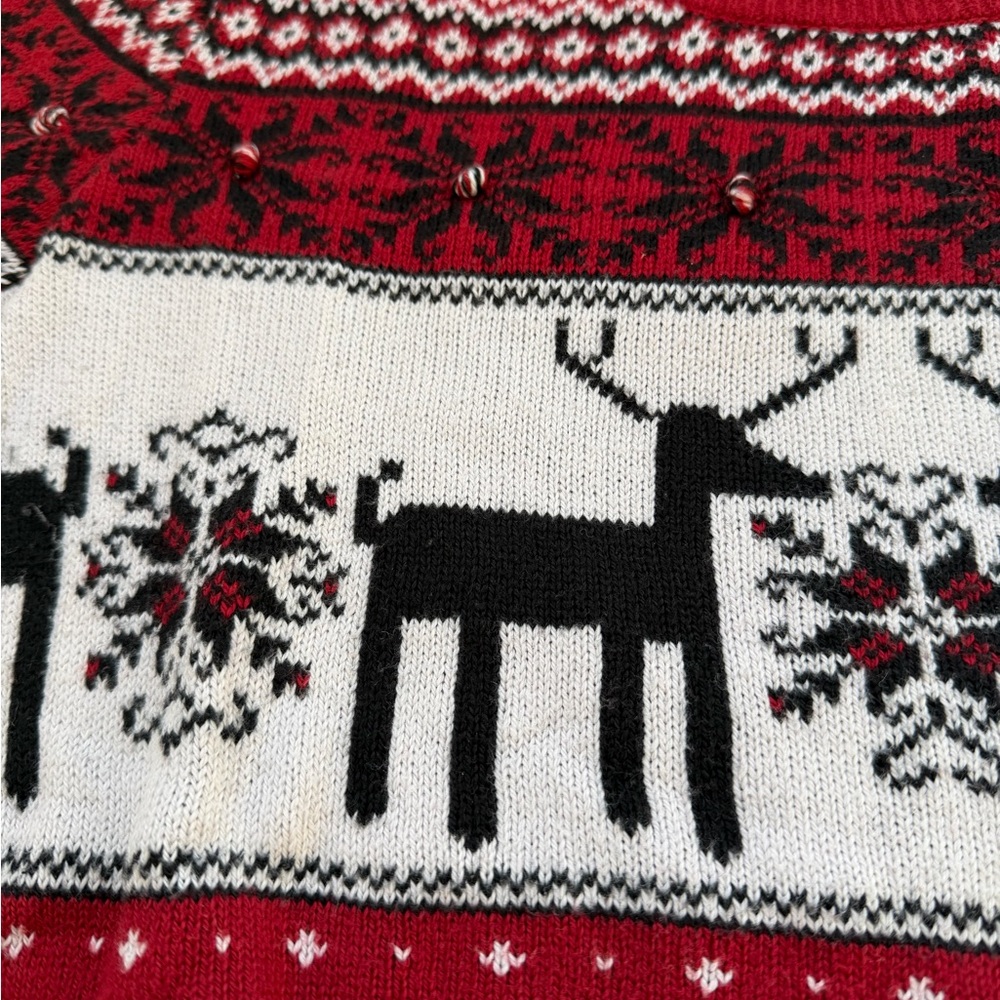 Shrinking Violet Red and White Knit Sweater - Picture 3 of 3